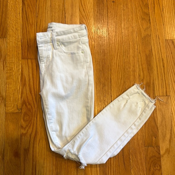 Pistola Women’s White Distressed Jeans Size 24